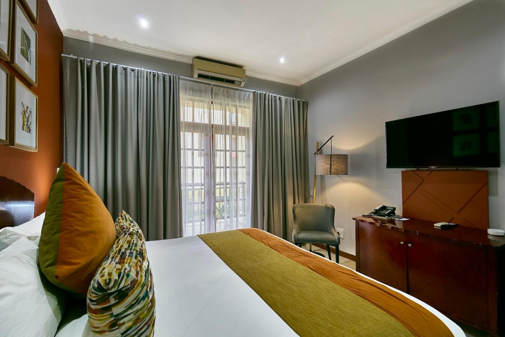 Cresta Marang Gardens Hotel Francistown Exterior foto