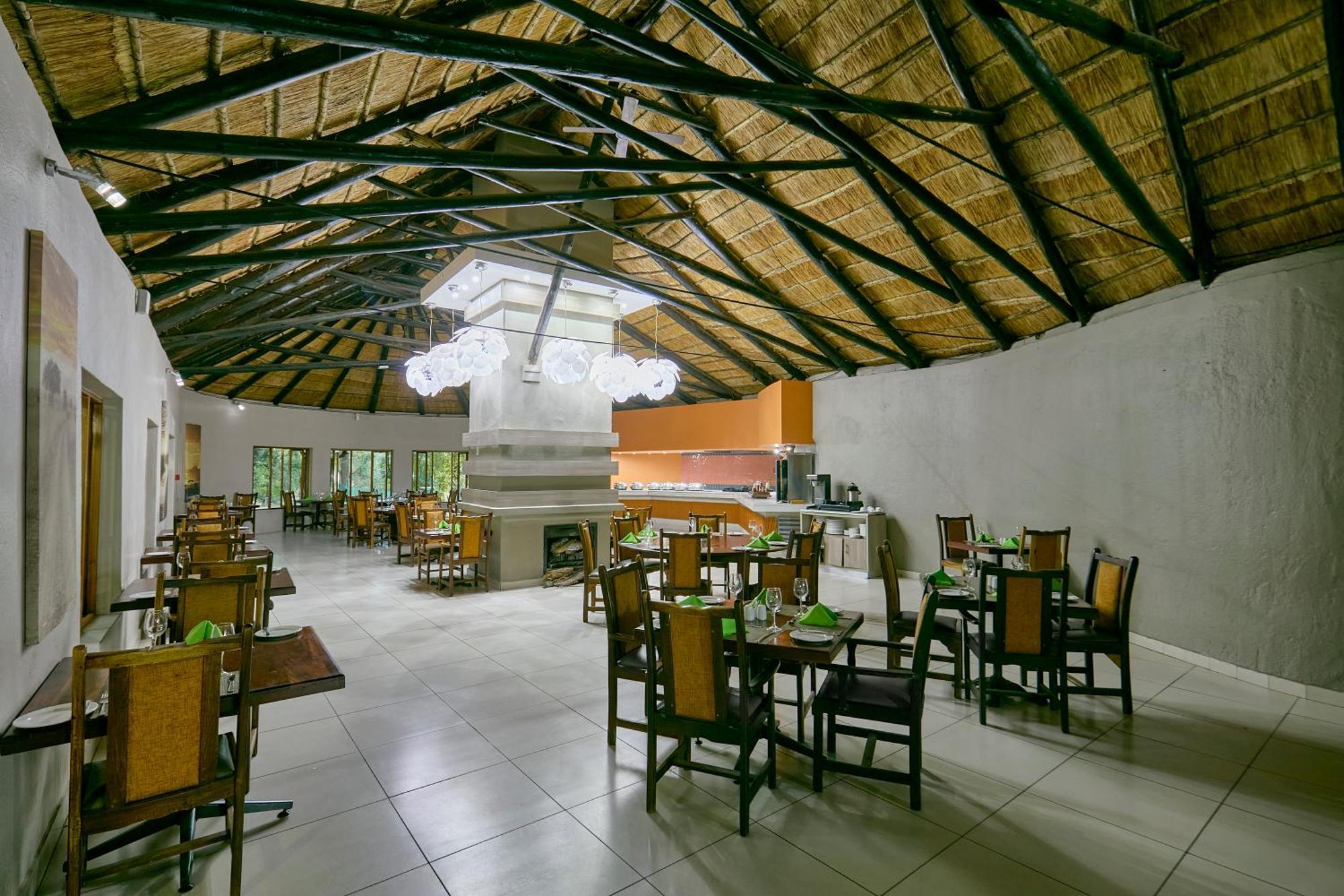 Cresta Marang Gardens Hotel Francistown Exterior foto