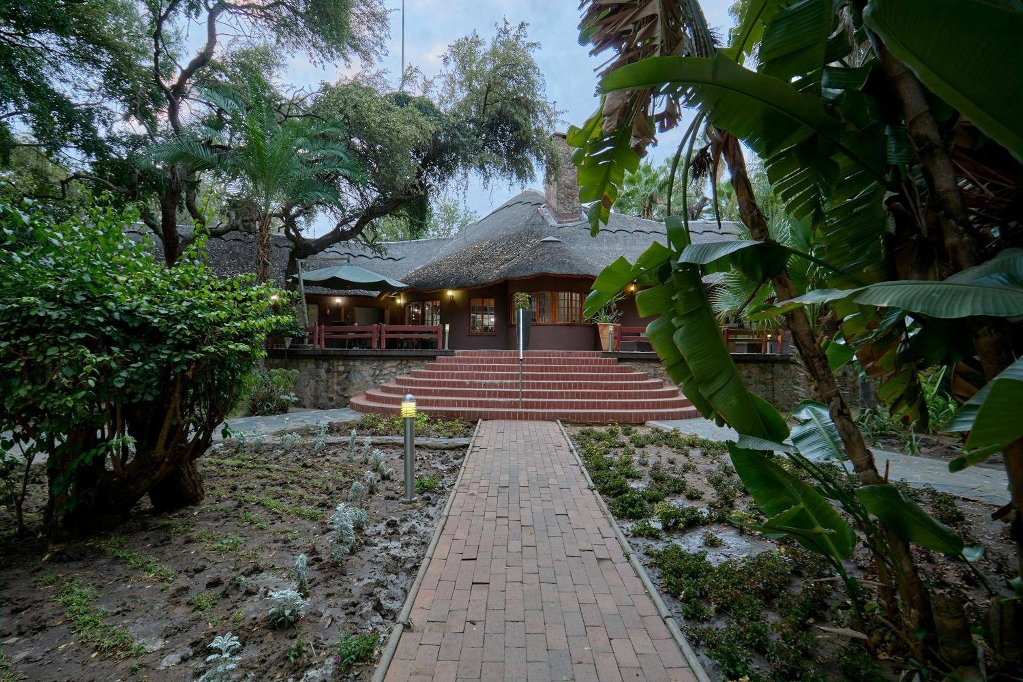 Cresta Marang Gardens Hotel Francistown Exterior foto