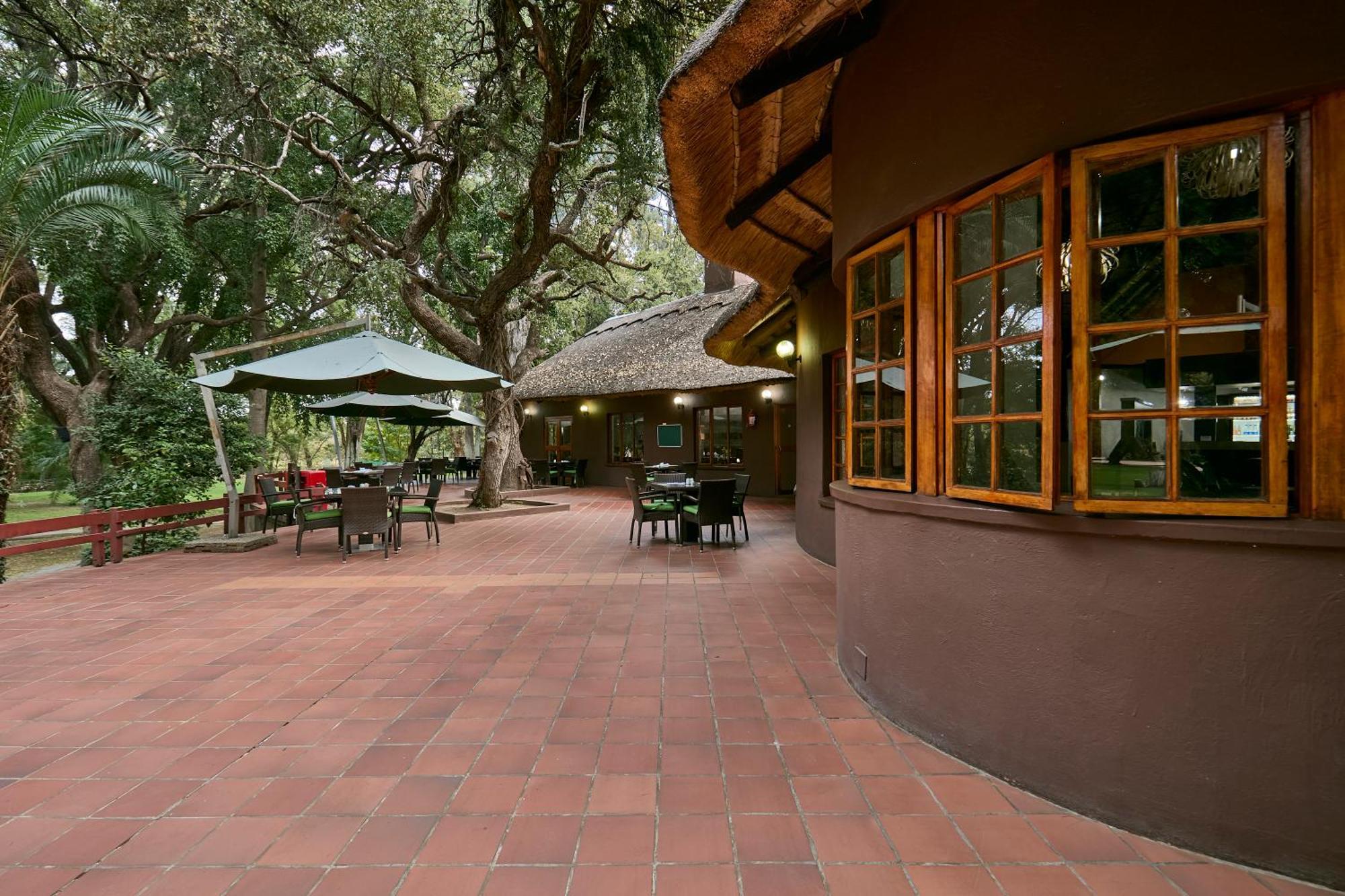 Cresta Marang Gardens Hotel Francistown Exterior foto