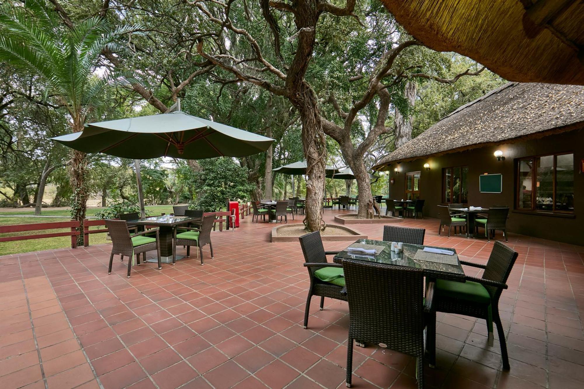 Cresta Marang Gardens Hotel Francistown Exterior foto