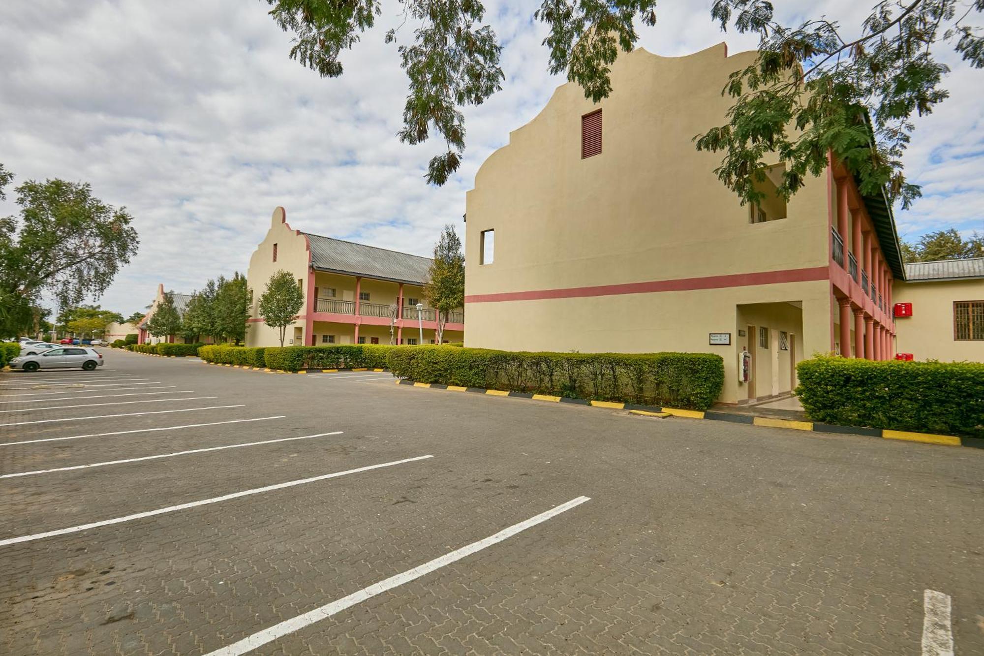 Cresta Marang Gardens Hotel Francistown Exterior foto